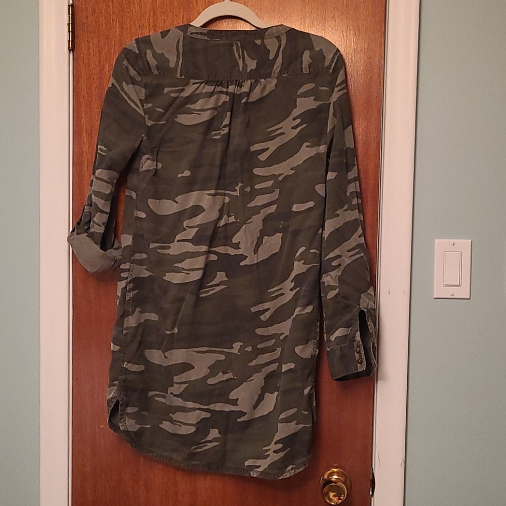 Express Camo Utility Shift Dress - Picture 2 of 4